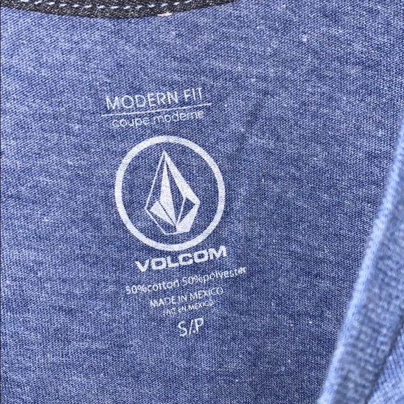 Volcom tee size small - Picture 4 of 4